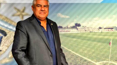 "Chiqui" Tapia respondió con las figuras de Maradona y Messi a un medio español