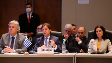 Lacalle Pou le contestó a Alberto Fernández: “la mejor manera de proteger a mi pueblo, a mi nación, es abriéndome al mundo”