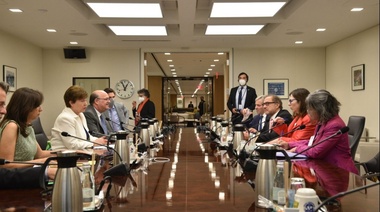 Manzur calificó de "extremadamente productiva" la reunión de Batakis y la titular del FMI