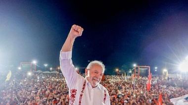 En el inicio formal de la campaña en Brasil, Lula lidera 52 a 37, según encuesta de Ipec