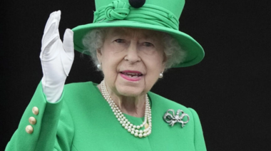La reina Isabel II murió de vejez, según su certificado de defunción