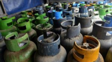 Movilización de camiones de garrafas y entregas de petitorios con pedido de aumentos de precios