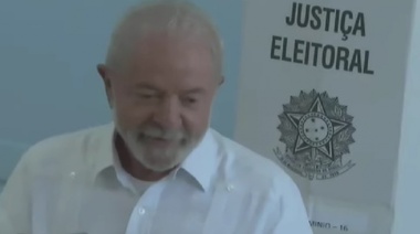 Lula vota en San Pablo y dice que la elección define un "modelo de país y de vida" en Brasil
