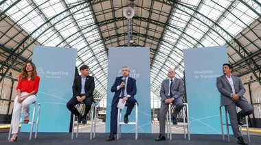 El presidente inauguró la renovación del techo vidriado de la estación de tren de La Plata