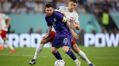 Argentina sella su clasificación a octavos de final con una victoria nítida sobre Polonia