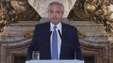 El Presidente afirmó que la Argentina necesita "funcionarios honestos y jueces probos"