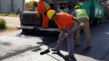 Comenzó una importante obra de repavimentación en Melchor Romero que beneficiará a los vecinos y al desarrollo regional