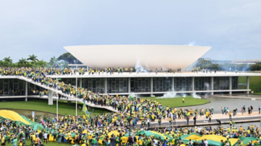 Una amplia mayoría de brasileños condena el asalto a los tres poderes en Brasil