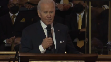 Biden conmemoró el 94 aniversario del nacimiento de Martin Luther King, su "héroe político"