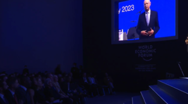 Plantean sumar impuestos a multimillonarios y corporaciones ante la crisis, según informe en Davos