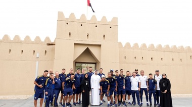 Los planteles de Boca y Racing pasearon por Al Ain en la previa de la Supercopa Internacional