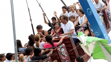 Garro encabezó el cierre de la colonia de verano, que congregó a más de 3.000 chicos en la ‘Repu’