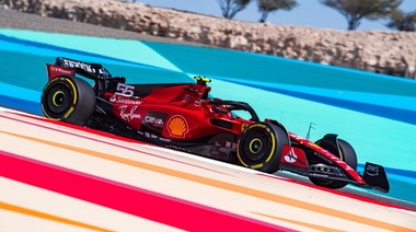 El español Carlos Sainz Jr. fue el más rápido con su Ferrari en los ensayos en Bahréin