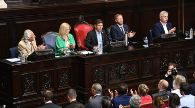 Kicillof: "Que Cristina sea perseguida y proscripta es preocupante e inadmisible"