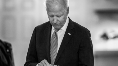 Biden dijo que el sistema bancario "es seguro" y que impulsará mayores regulaciones