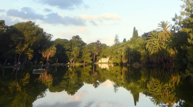 Feriado con cielo despejado y una máxima de 20 grados en AMBA
