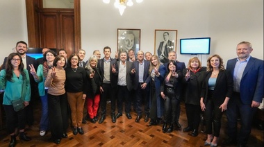 Ministro De Pedro analizó con senadores del FdT el Plan de Desarrollo Federal