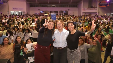 Con Saintout, Mayra Mendoza y Daniela Vilar, más de 2500 mujeres y diversidades pidieron por "Cristina Presidenta"