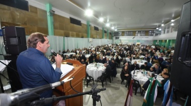 En el aniversario de la Federación de Instituciones, Garro aseguró que "debemos llegar a cada vecino para que se sienta contenido"