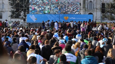 Con Fan Fest, menús mundialistas y traslados gratuitos, La Plata invita a "vivir una experiencia Mundial"