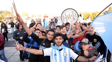 Música en vivo y fiesta de sabores: todo lo que hay que saber sobre el Fan Fest de Plaza Moreno ​