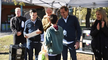 Garro entregó composteras a escuelas en el Día Mundial del Ambiente