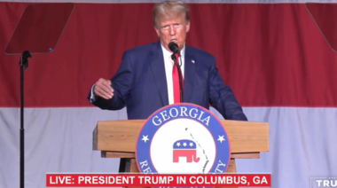 Trump denuncia "caza de brujas" en primer acto electoral tras imputación por documentos clasificados