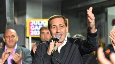 Garro con vecinos de City Bell: “Ahora que hicimos lo urgente, viene una nueva etapa con más servicios para los barrios”, dijo