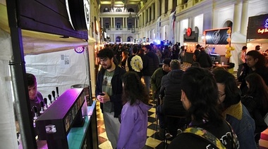 Más de 8 mil vecinos disfrutaron del festival cervecero en el Pasaje Dardo Rocha