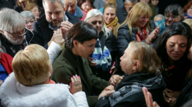Mayra Mendoza junto a Luana Volnovich encabezaron reapertura de la clínica San Martín de Ezpeleta