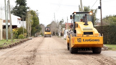 Municipio platense sigue conectando City Bell con nuevas obras de asfalto