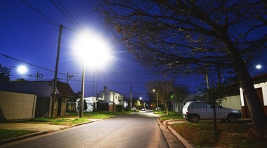 La Plata sumará 800 nuevas columnas LED en los barrios