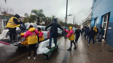 En La Plata el nivel de alerta bajó a ‘Amarillo’, y el Municipio continúa con los operativos de asistencia