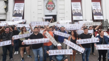 UCR de La Plata realizó caminata: “Tenemos la oportunidad de cambiar la historia para siempre”, dijeron al distribuir la boleta de Bullrich, Grindetti y Garro