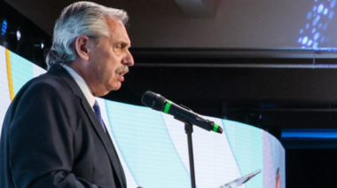 El Presidente exhortó a la unidad para preservar derechos, al celebrarse el Día de la Lealtad