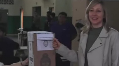 "Hay otra salida para la crisis, no todo es ajuste al pueblo trabajador", dijo Bregman al votar