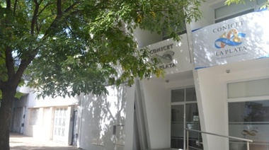 Realizarán un abrazo simbólico al Conicet La Plata "en defensa de la democracia y del Estado"