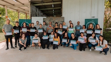 Egresados del Programa de Oficios de Edelap renovaron las instalaciones eléctricas del Club Isleños Unidos de Ensenada