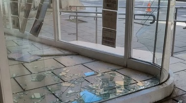 Denuncian ataque al edificio de Radio Nacional en la capital de Córdoba