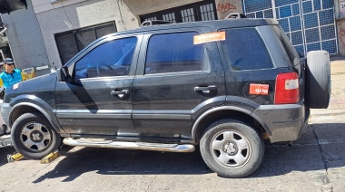 Operativo vial en la Terminal de Ómnibus de La Plata para erradicar el transporte ilegal