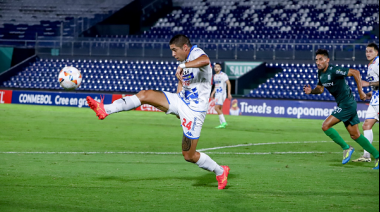 Nacional y Racing empatan 2-2 en reñido partido de Copa Sudamericana