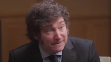 Javier Milei arremetió contra los periodistas que critican a sus perros, y los llamó "sucios"
