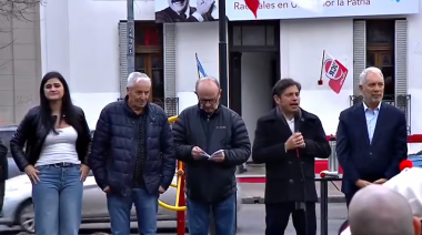Sin candidato taquillero en Provincia, con fuerte interna y sin plata, intendentes del PJ ven un 2025 oscuro, aunque hablan de una "sorpresa"