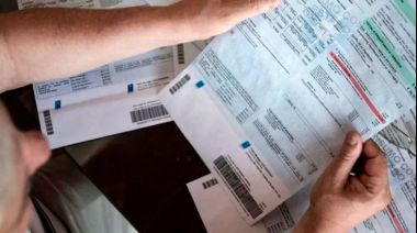 El Gobierno posterga aumentos en tarifas de luz y gas, previstos para julio