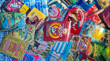 Lucas Accinelli, el argentino que colecciona envoltorios de alfajores hace 26 años