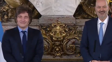 Javier Milei le tomó juramento a Federico Sturzenegger como ministro de Desregulación y Transformación: “Qué lujo me estoy dando”
