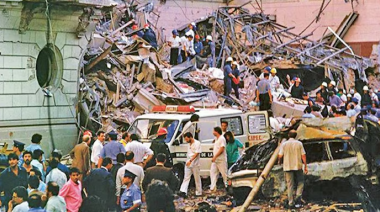 El Gobierno decretó duelo nacional el 18 de julio en memoria del atentado a la AMIA