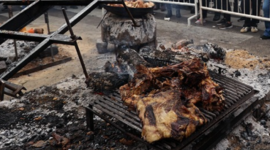 Milei apela al “voto asado” para agradecer a los “87 héroes” del Congreso