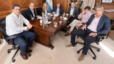 En medio de los paros, el Gobierno nacional anunció que vende Aerolíneas Argentinas y hay avances con posibles compradores