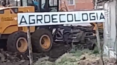Padres Organizados de La Plata denunciaron que una topadora arremetió contra Escuela Técnica Agraria
